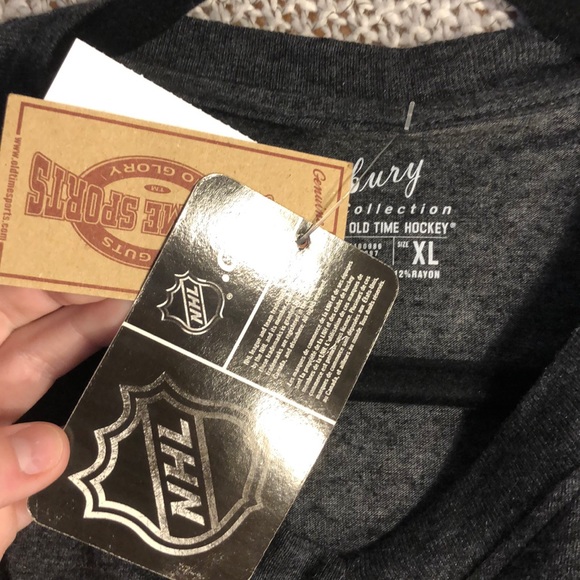 NWT Boston Bruins Women’s V-Neck T-Shirt(XL) - Picture 4 of 6